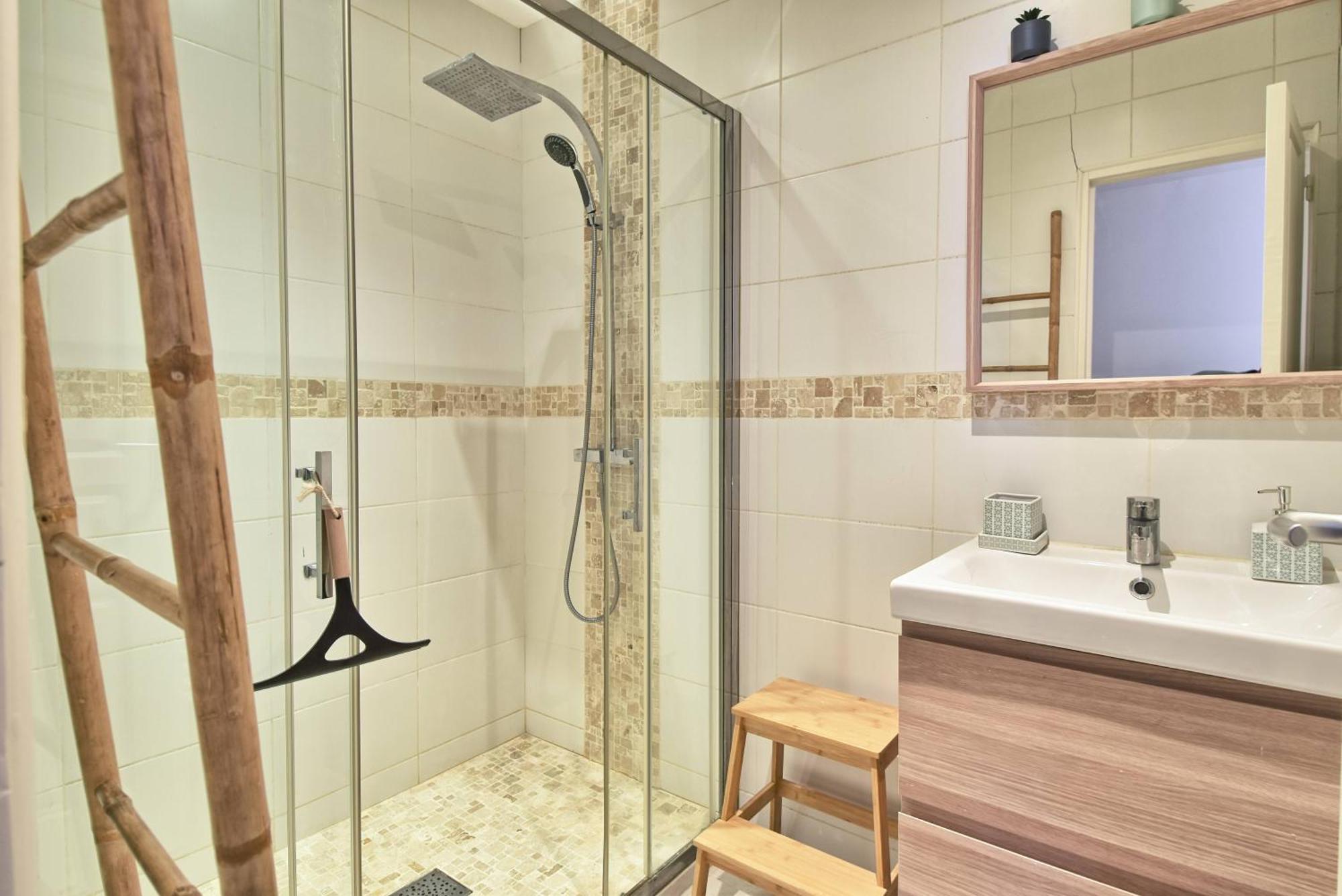 Joli T2 Au Vieux-port - 1er Etage *